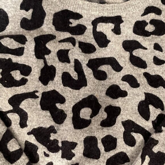 Barney's New York Black & White 2-Ply 100% Cashmere Sweater (M) - Picture 3 of 11